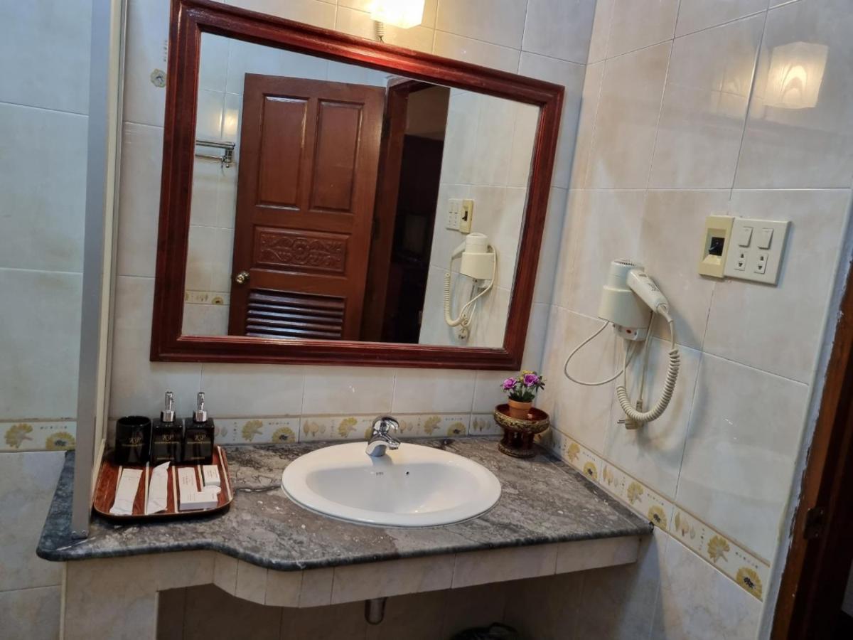 Khampiane Hotel Ban Nongdouang Экстерьер фото
